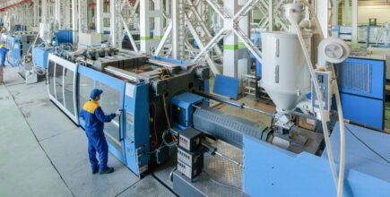 Injection molding press machine